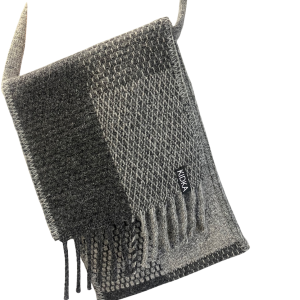 ReCover fringe bag, made from recycled yarn., in black/gray pattern