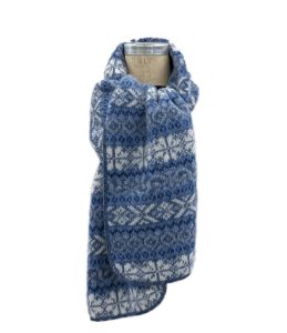 "Lækur" light blue scarf with nordic allover pattern made from Icelandic wool