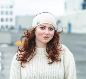 "Mjúkur" white headband lined with fleece, made from Icelandic wool