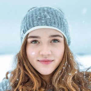 "Mjúkur" light gray headband lined with white fleece made from Icelandic wool