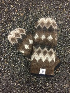 "Bernie" fleece lined mittens. Brown mittens with traditional nordic pattern in black and white. Made from Icelandic wool