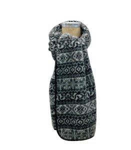 "Lækur" black scarf with black and white nordic allover pattern made from Icelandic wool