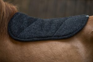 Saddlepad black. Black saddlepad made from Icelandic wool