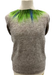 Landmannalaugar sweater from Icelandic wool. Beige sweater with green/blue felted application. Made from Icelandic wool, made in Iceland
