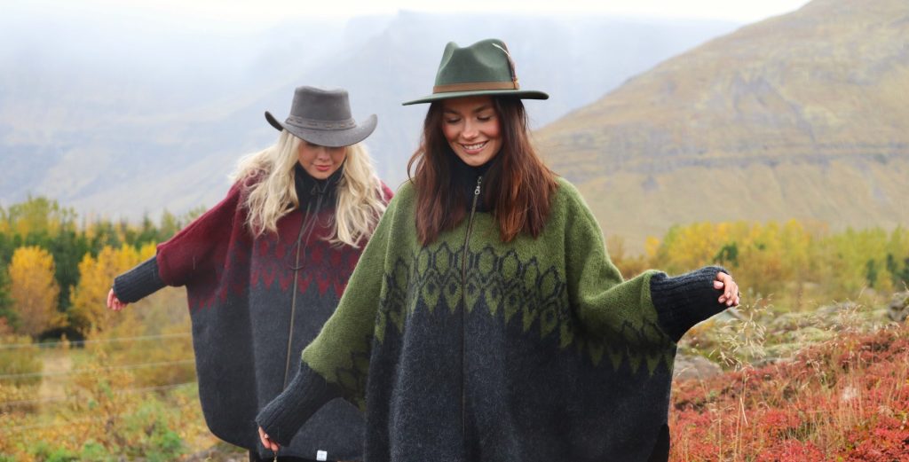 Ísar Poncho Jacket in darkred and moss green -made from Icelandic wool, made in Iceland