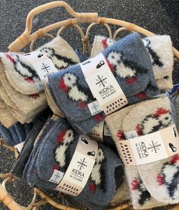 puffin pouches in blue, red and beige made from Icelandic wool. 5 for the price of 4 in this special puffin package