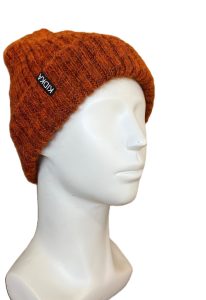 Rusty orange wool hat knitted from Fjallalopi Icelandic wool. Rib-knit gives flexibility. Made from Icelandic wool, made in Iceland