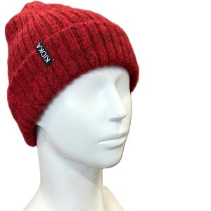 Red wool hat knitted from Fjallalopi Icelandic wool. Rib-knit gives flexibility. Made from Icelandic wool, made in Iceland