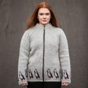 Puffin Cardigan in beige made from Icelandic wool with full-length zipper and fleece lined collar