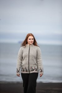 Puffin Cardigan in beige made from Icelandic wool with full-length zipper and fleece lined collar